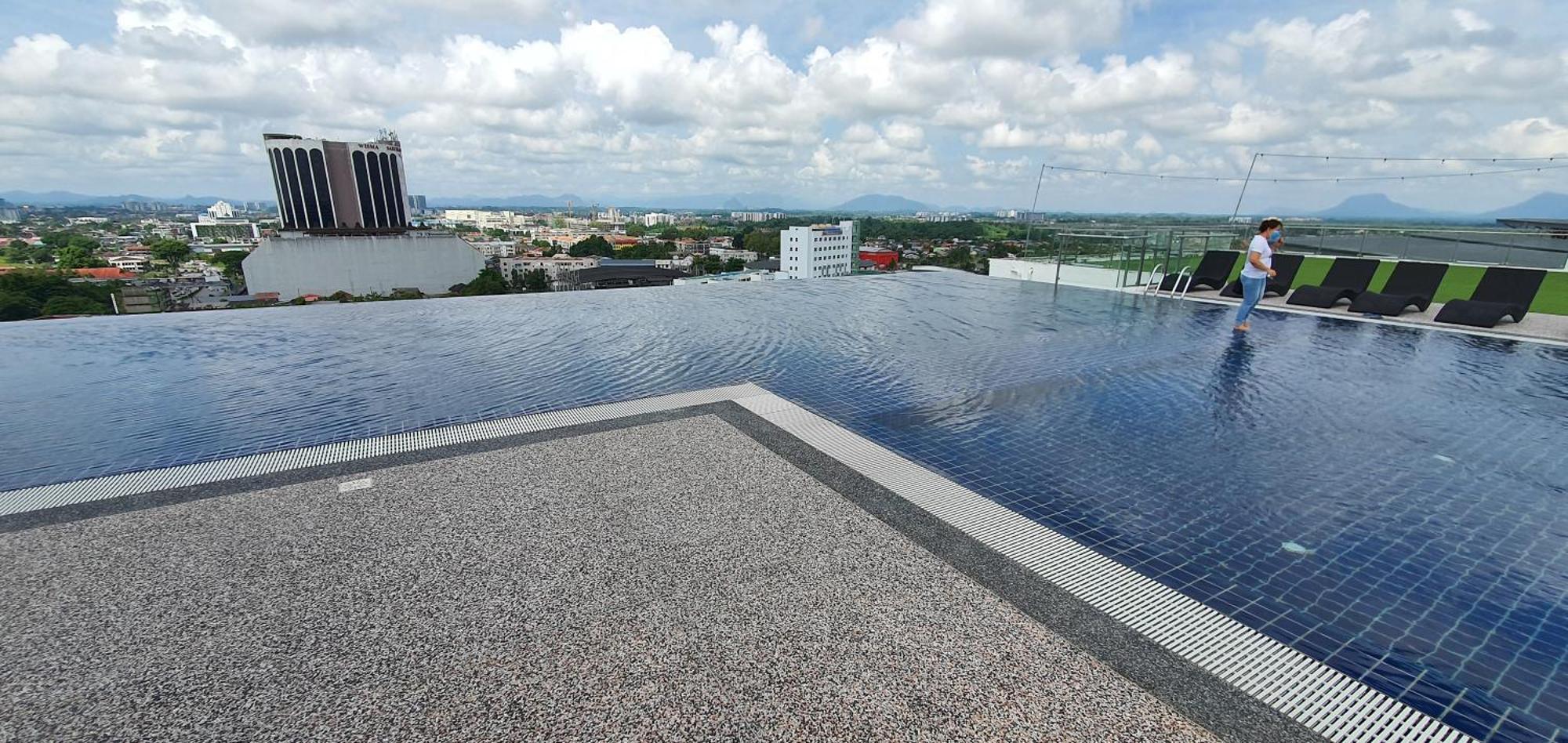 Kozi Square New Sgh Cozy Home 8A Kuching Ngoại thất bức ảnh